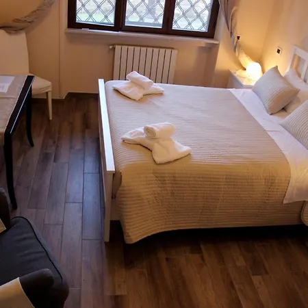 Pensjonat Ca Trifolera - Tripla Con Bagno - In Romantico Cascinale Nei Vigneti Con Cantina Barbaresco