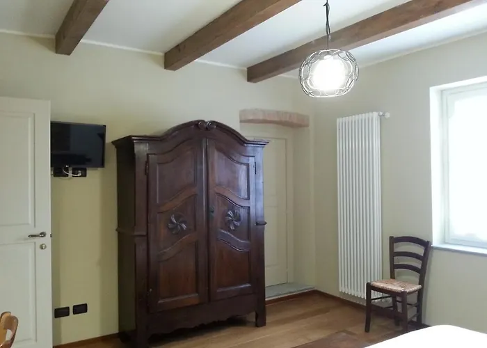 Ca Trifolera - Tripla Con Bagno - In Romantico Cascinale Nei Vigneti Con Cantina