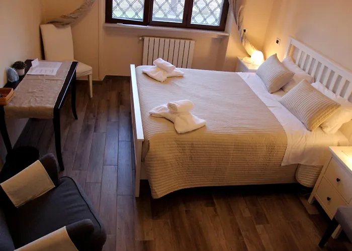 Pensjonat Ca Trifolera - Tripla Con Bagno - In Romantico Cascinale Nei Vigneti Con Cantina Barbaresco