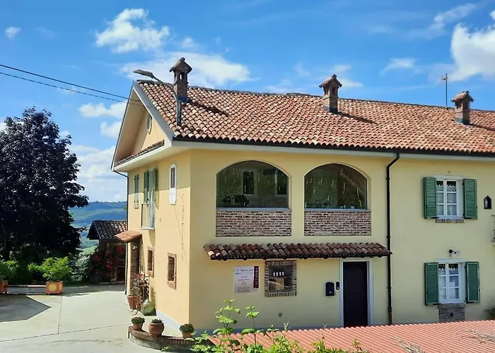 Cà Trifolera - Tripla Con Bagno - In Romantico Cascinale Nei Vigneti Con Cantina Affittacamere 3*