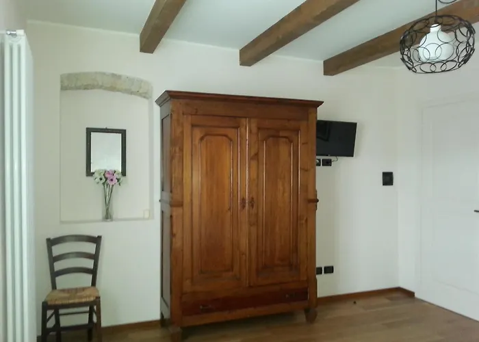 Pensjonat Ca Trifolera - Tripla Con Bagno - In Romantico Cascinale Nei Vigneti Con Cantina 3*